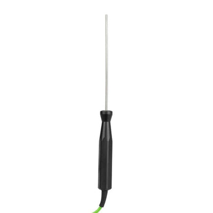 Une sonde Thermomètre.fr noire et verte capable de mesurer des températures jusqu'à 1100°C sur fond blanc.