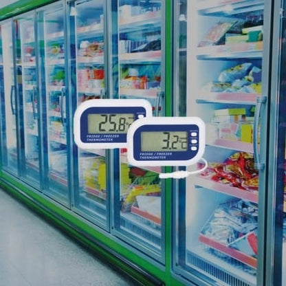 Un réfrigérateur Thermometre.fr avec un thermomètre numérique à l'intérieur.